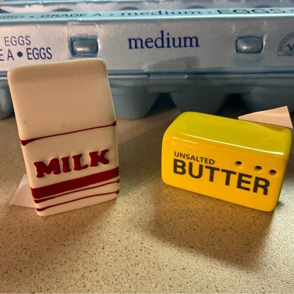 NWT Butter & Milk S&P Shakers Salt and Pepper Collectible Set Ceramic S&P Food - Picture 5 of 6